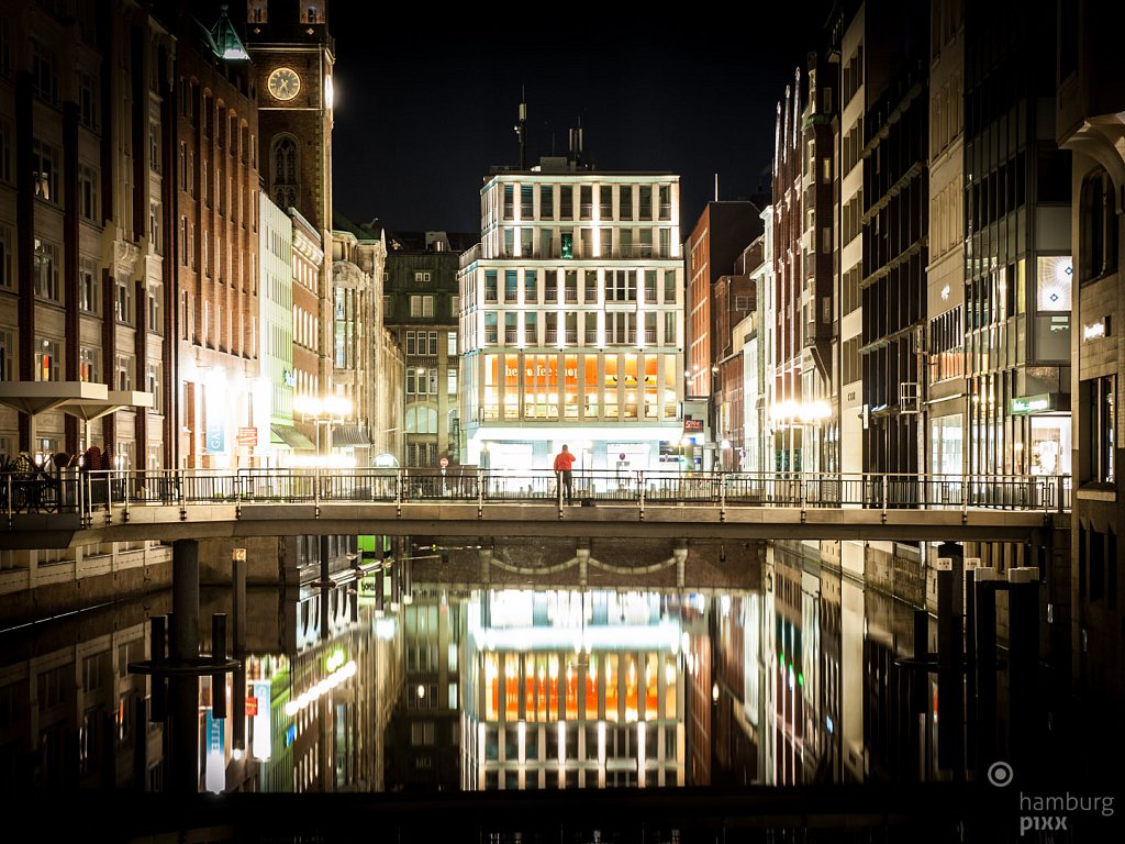 Nen anderer Fotograf bei der Arbeit. Auf dem Bleichensteg.