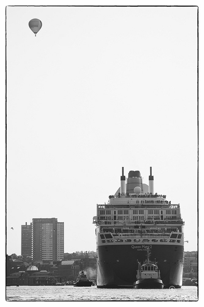 Boat & Balloon